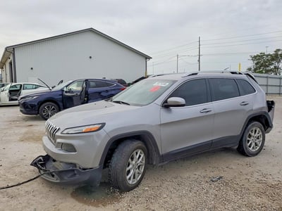 1C4PJMCS6HD****** 2017 Jeep Cherokee