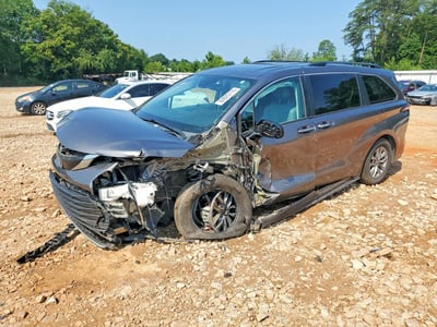 5TDYRKEC6NS****** 2022 Toyota Sienna