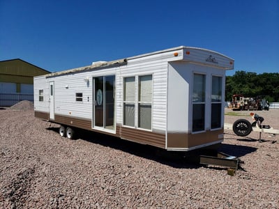 2005 Damon Recreational Vehicle (rv)