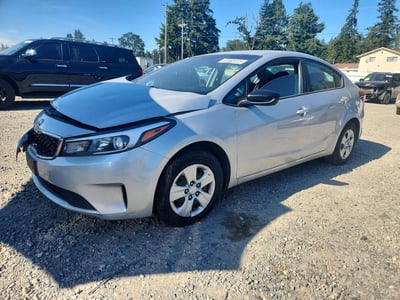 3KPFK4A77HE****** 2017 Kia Forte