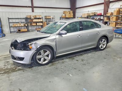 1VWBN7A39DC****** 2013 Volkswagen Passat