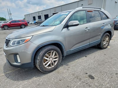 5XYKT4A62EG****** 2014 Kia Sorento