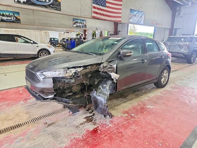 1FADP3K22JL****** 2018 Ford Focus