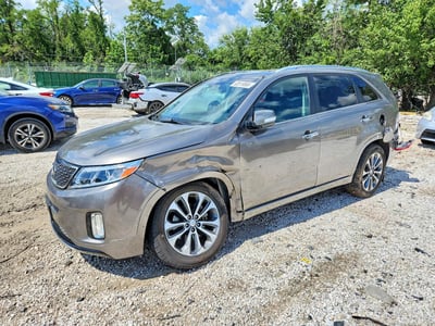 5XYKW4A72FG****** 2015 Kia Sorento