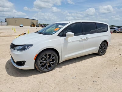 2C4RC1FG1JR****** 2018 Chrysler Pacifica