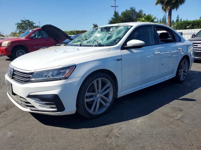 1VWAA7A36JC****** 2018 Volkswagen Passat
