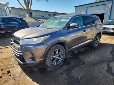 5TDZARFH5HS****** 2017 Toyota Highlander