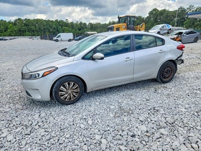 3KPFK4A76HE****** 2017 Kia Forte