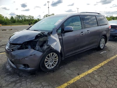 5TDYK3DC4BS****** 2011 Toyota Sienna