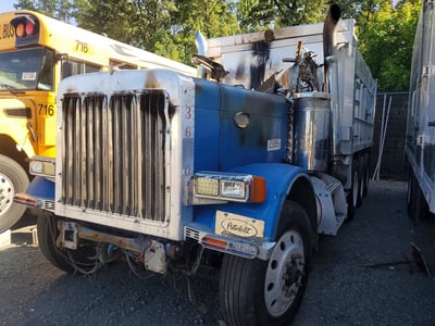 1NP5XUEX5WN****** 1998 Peterbilt 379