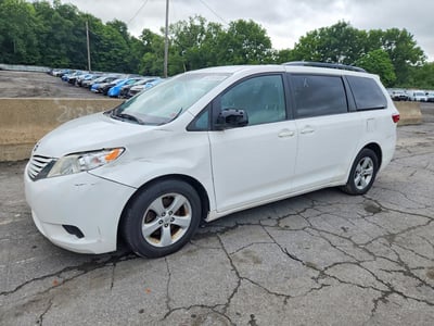 5TDKK3DC4FS****** 2015 Toyota Sienna