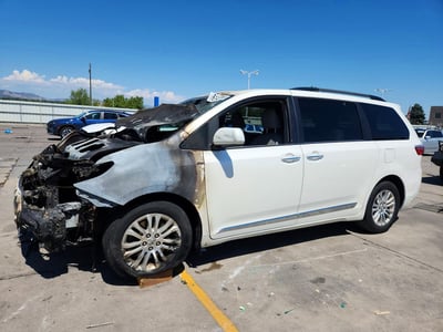 5TDYK3DC8GS****** 2016 Toyota Sienna