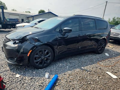 2C4RC1BG4JR****** 2018 Chrysler Pacifica