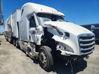 3AKJHHDR9PS****** 2023 Freightliner Cascadia 126