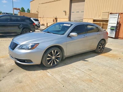 2013 Chrysler 200