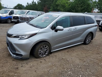 5TDKRKEC7MS****** 2021 Toyota Sienna Hybrid