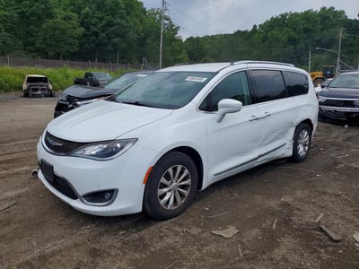 2C4RC1BG2KR****** 2019 Chrysler Pacifica