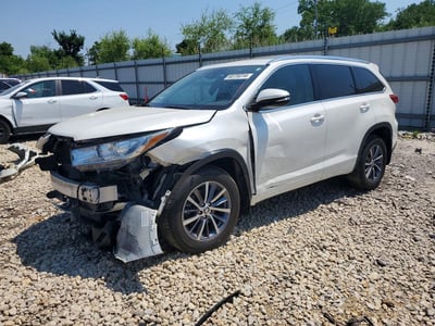 5TDJZRFH7HS****** 2017 Toyota Highlander