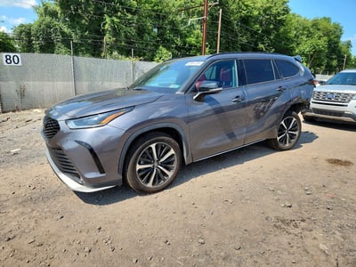 5TDJZRBH8NS****** 2022 Toyota Highlander