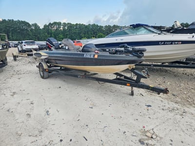 2000 Triton 18 Bayflight W/150hp