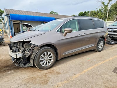 2C4RC1BG0HR****** 2017 Chrysler Pacifica