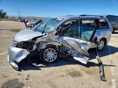 5TDYK3DC2GS****** 2016 Toyota Sienna