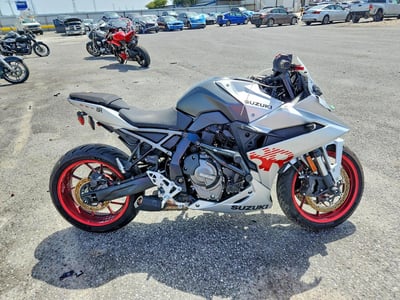 JS1EM13B2R7****** 2024 Suzuki GSX-8R
