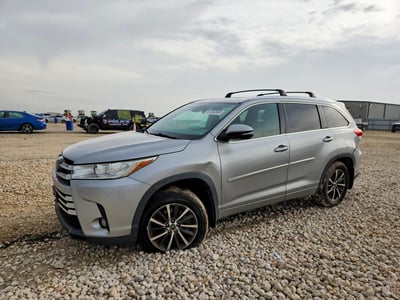 5TDJZRFHXHS****** 2017 Toyota Highlander