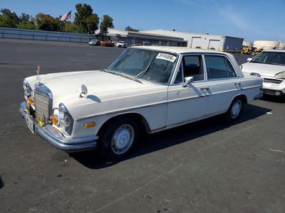 108019120***** 1970 Mercedes-Benz 200 Series