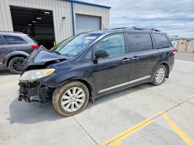 5TDYK3DC2BS****** 2011 Toyota Sienna