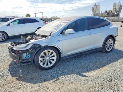 5YJXCAE24GF****** 2016 Tesla Model X