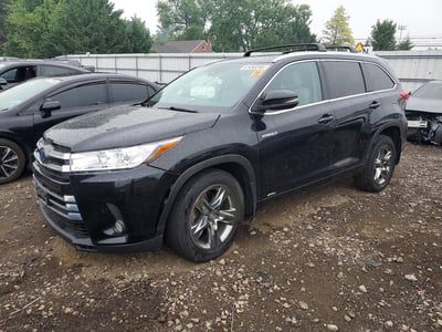5TDDGRFH7HS****** 2017 Toyota Highlander
