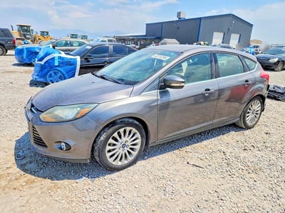 1FAHP3N21CL****** 2012 Ford Focus