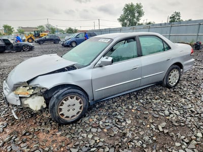 1HGCG665X2A****** 2002 Honda Accord