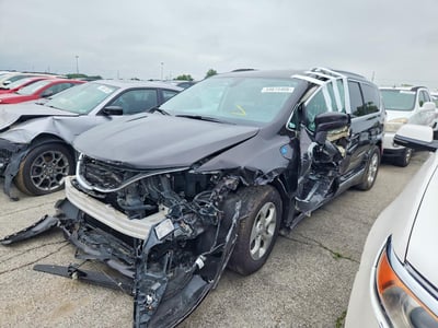 2C4RC1L7XJR****** 2018 Chrysler Pacifica