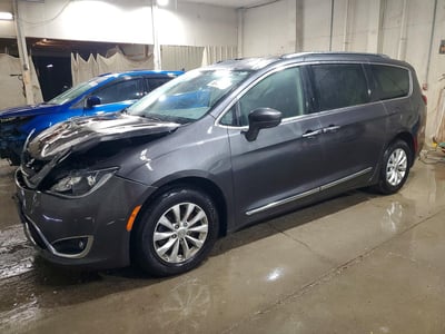 2C4RC1BG8KR****** 2019 Chrysler Pacifica