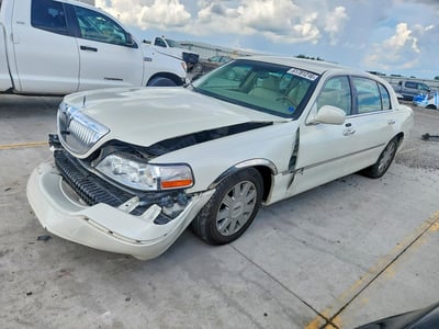 1LNHM85W54Y****** 2004 Lincoln Town Car