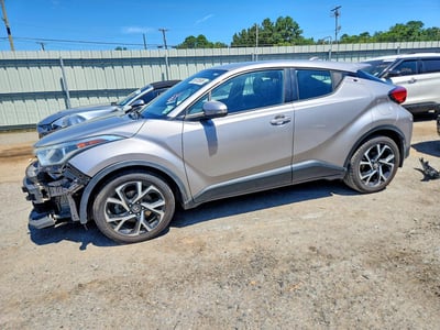 NMTKHMBX1JR****** 2018 Toyota C-HR