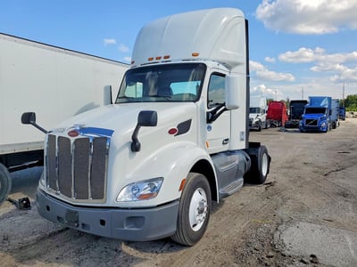 1XPBA48X1JD****** 2018 Peterbilt 579