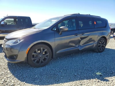 2C4RC1EG7JR****** 2018 Chrysler Pacifica