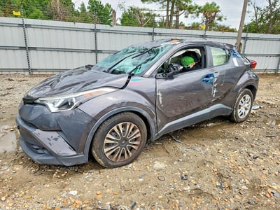 JTNKHMBX0K1****** 2019 Toyota C-HR