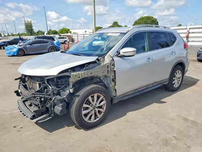 5N1AT2MT8HC****** 2017 Nissan Rogue