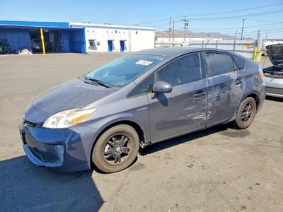 JTDKN3DU0F1****** 2015 Toyota Prius