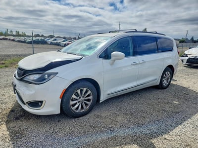 2C4RC1BG2HR****** 2017 Chrysler Pacifica