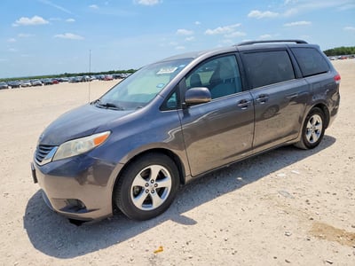 5TDKK3DCXES****** 2014 Toyota Sienna