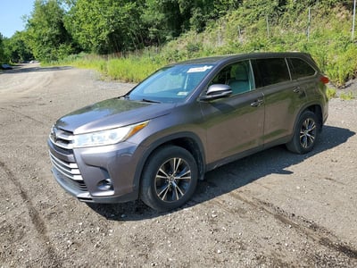 5TDBZRFH3KS****** 2019 Toyota Highlander