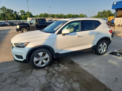 YV4162UK8M2****** 2021 Volvo XC40