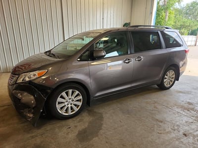 5TDDZ3DC4HS****** 2017 Toyota Sienna