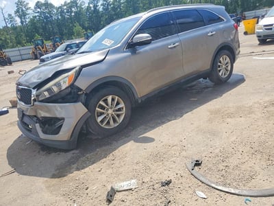 5XYPG4A51GG****** 2016 Kia Sorento