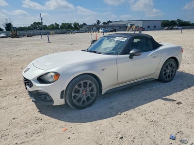 JC1NFAEK8H0****** 2017 Fiat 124 Spider